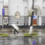 pro-tip-when-you-can-t-find-your-umbrella-use-a-bathtub.jpg