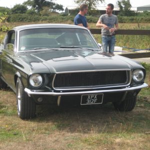 Ford Mustang Bullet Replica