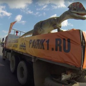 fact dinosaurs hate jumping from moving trucks no cage needed