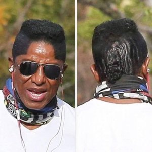 jermaine jackson gets his hair done at hostess