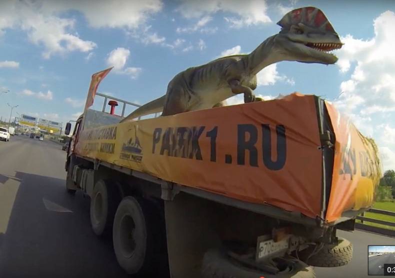 fact dinosaurs hate jumping from moving trucks no cage needed