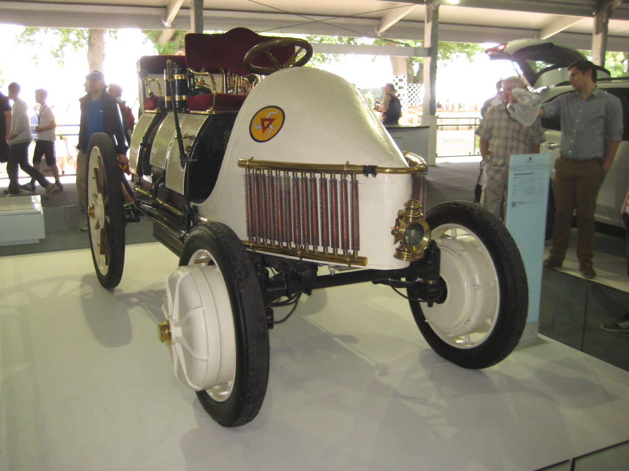 Goodwood FOS 047