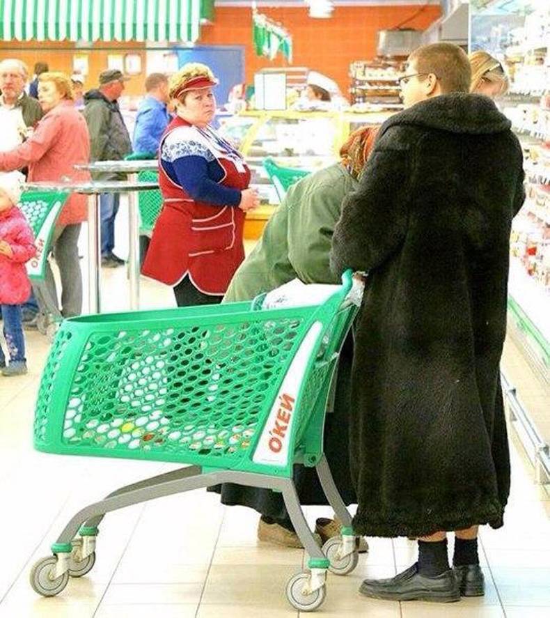 russian walmart has dash cams on their shopping carts the more you know