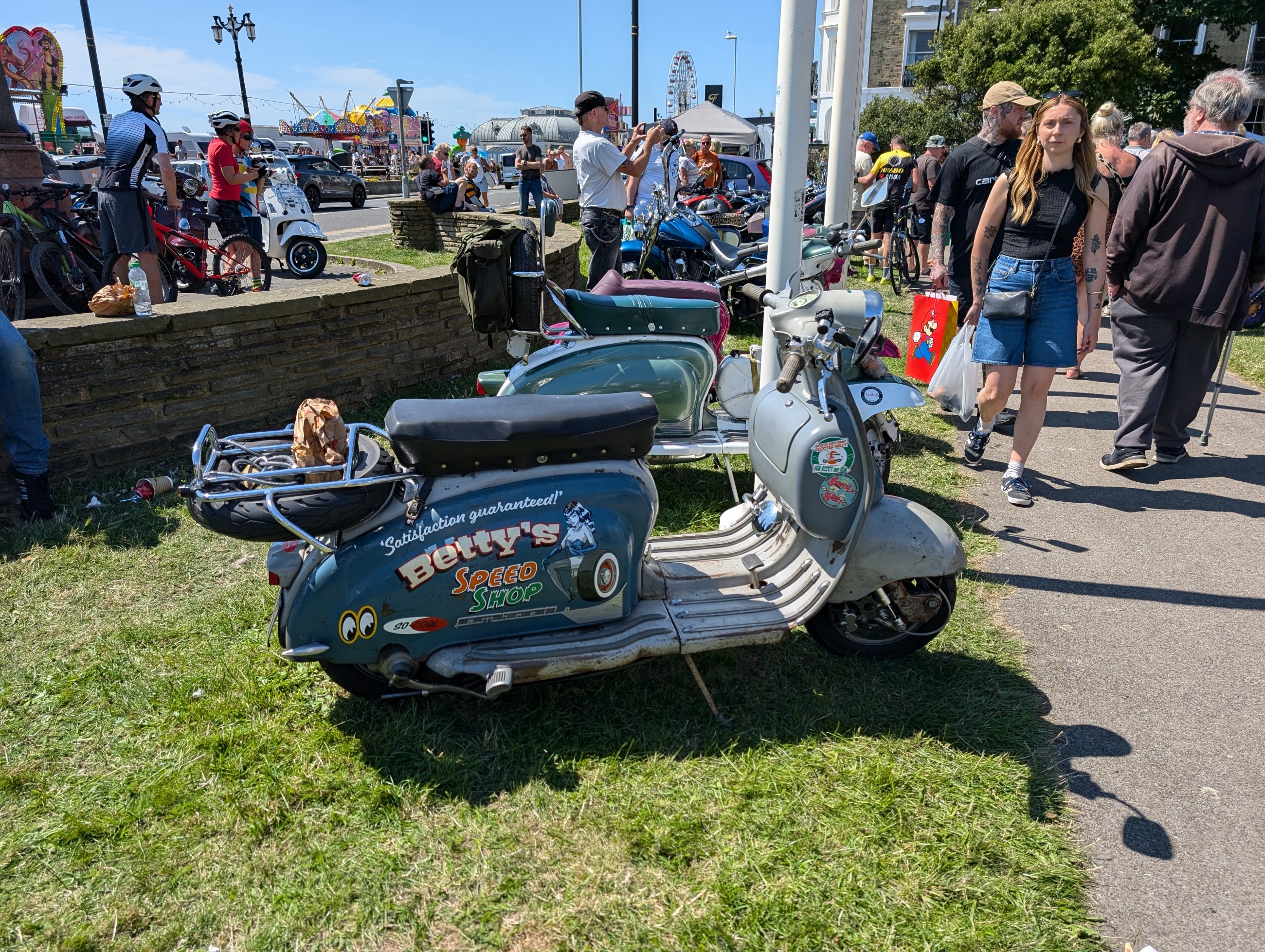 Worthing_Sunny_Sunday_2024_197.jpg